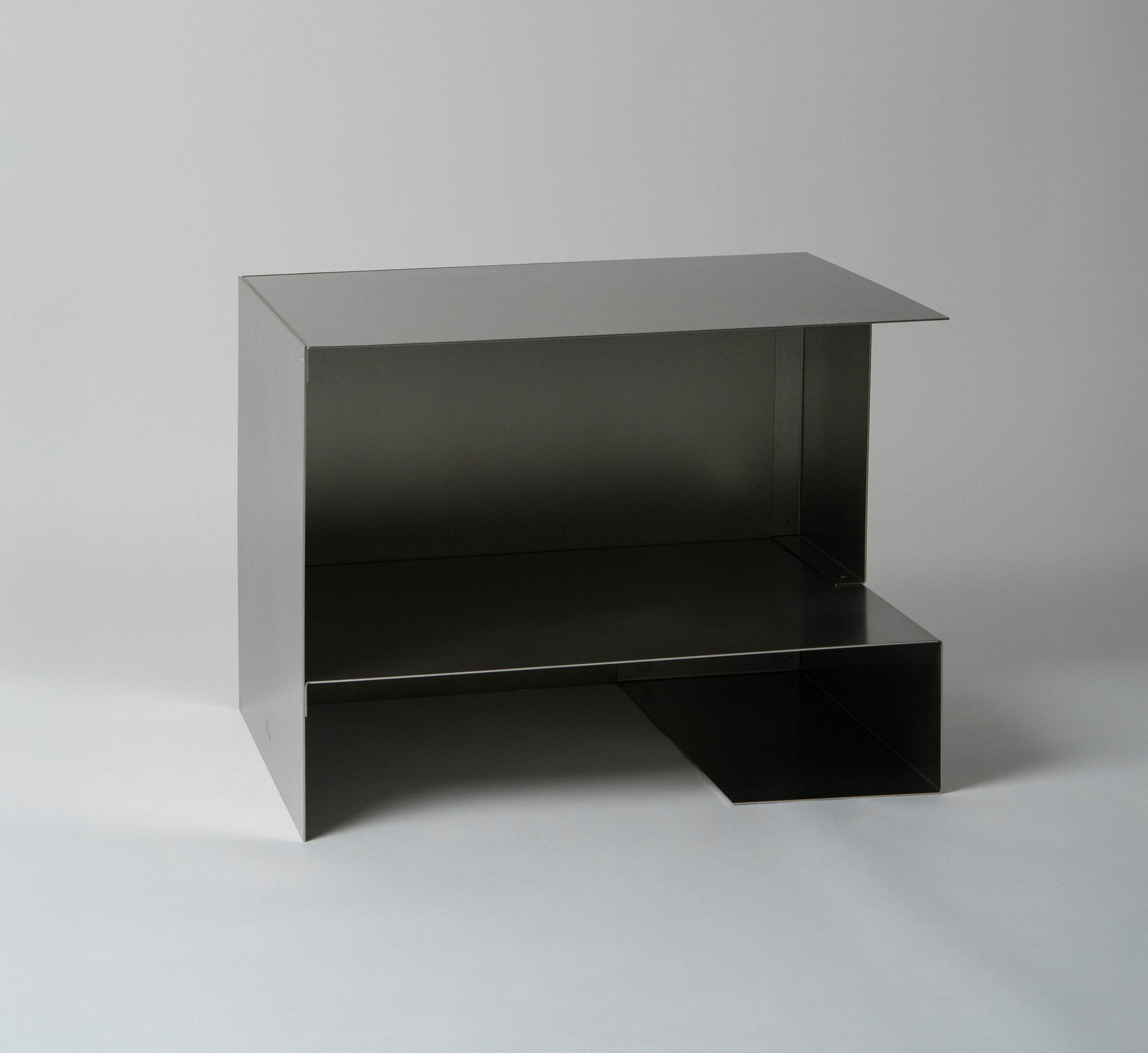 METAL DESK [001]